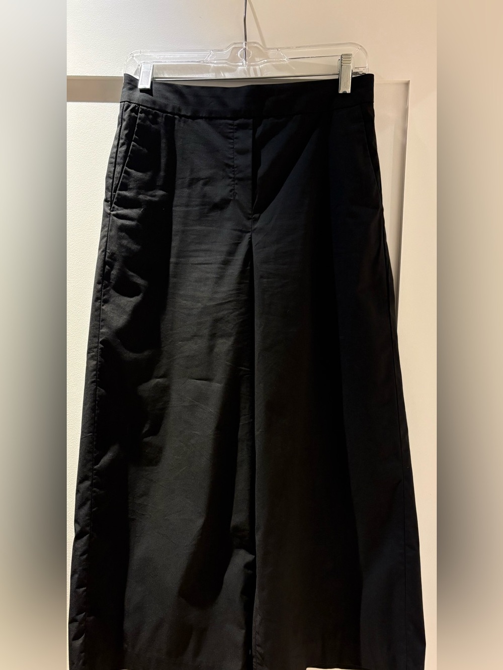 Babaton wide cropped pants with elastic waistband (back only)